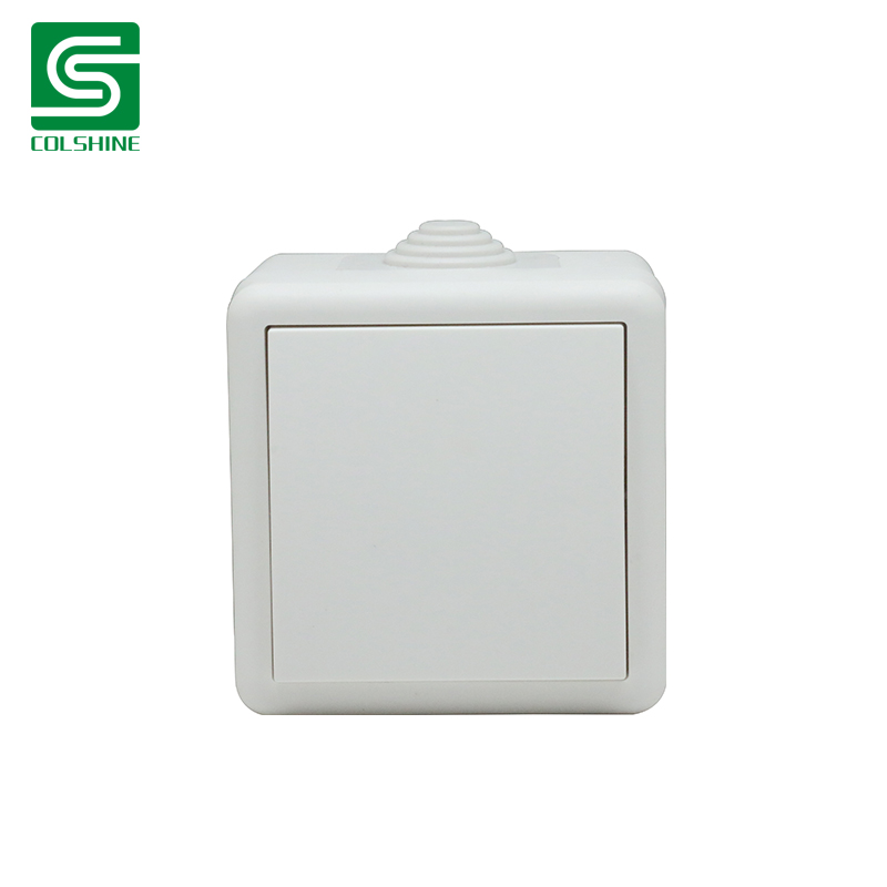 1 gang 1 way switch white.jpg